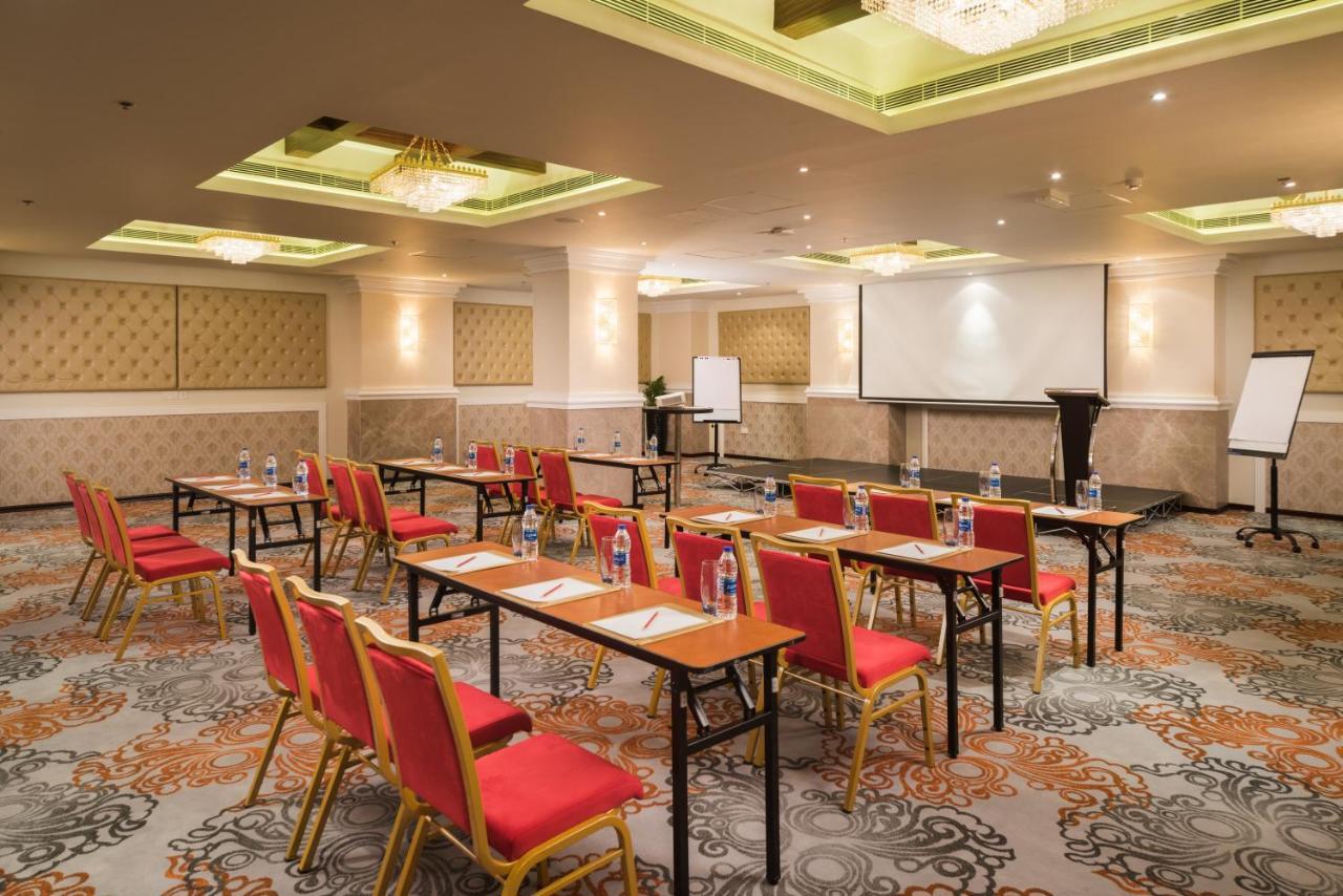 Hotel Centara Oman